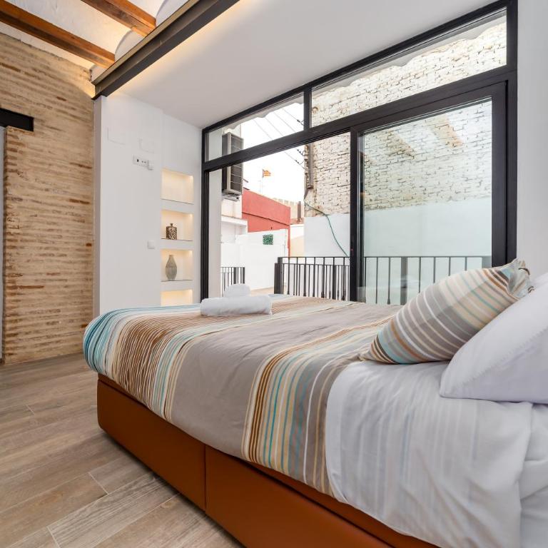 FLORIT FLATS - CATHEDRAL LUXURY TERRACE FLAT 2BR 2BA AC Wifi - Apartment - 21