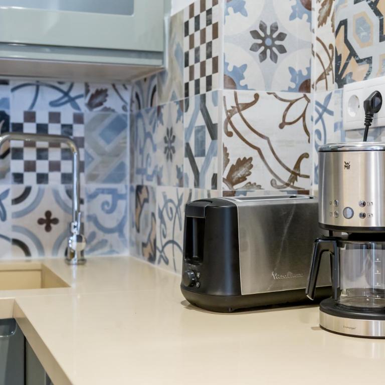 FLORIT FLATS - CATHEDRAL LUXURY TERRACE FLAT 2BR 2BA AC Wifi - Apartment - 40