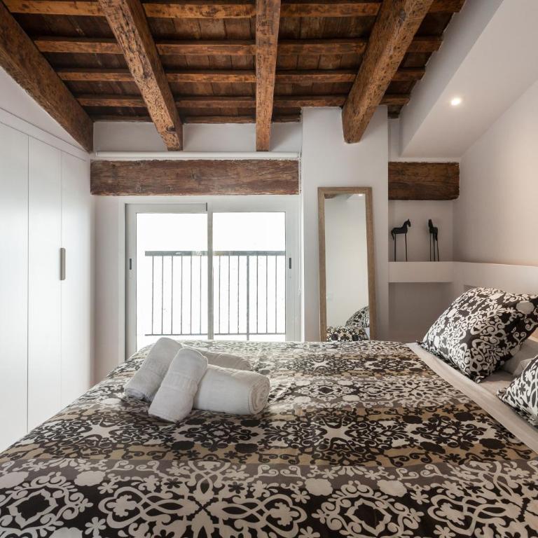 FLORIT FLATS - CENTER 2BR 2BA ATTIC TERRACE VIEW WIFi AC - Apartment - 28