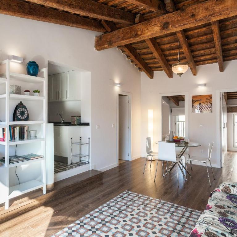 FLORIT FLATS - CENTER 2BR 2BA ATTIC TERRACE VIEW WIFi AC - Apartment - 13