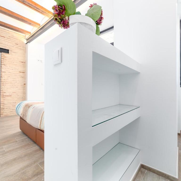 FLORIT FLATS - CATHEDRAL LUXURY TERRACE FLAT 2BR 2BA AC Wifi - Apartment - 86