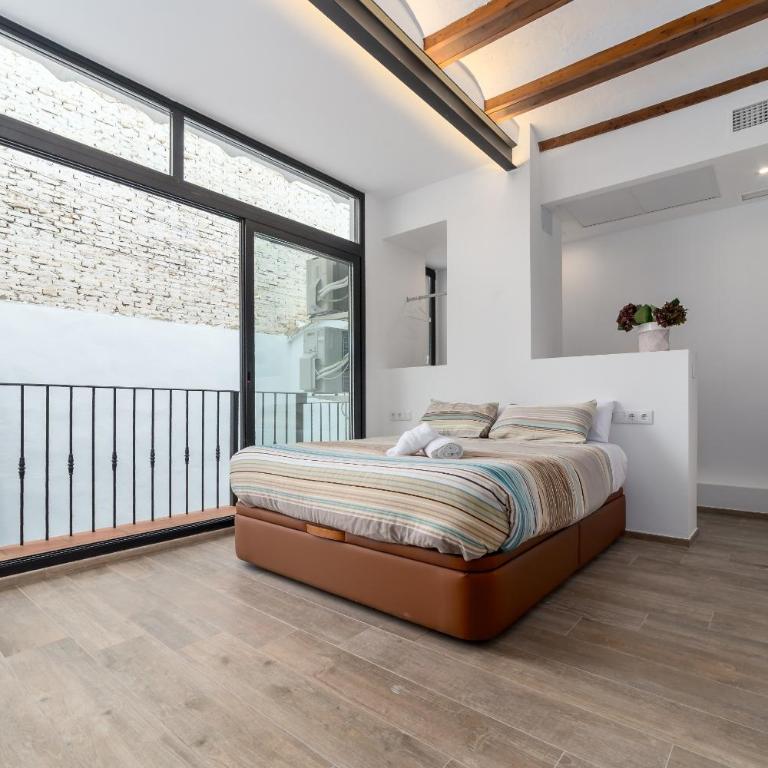 FLORIT FLATS - CATHEDRAL LUXURY TERRACE FLAT 2BR 2BA AC Wifi - Apartment - 22
