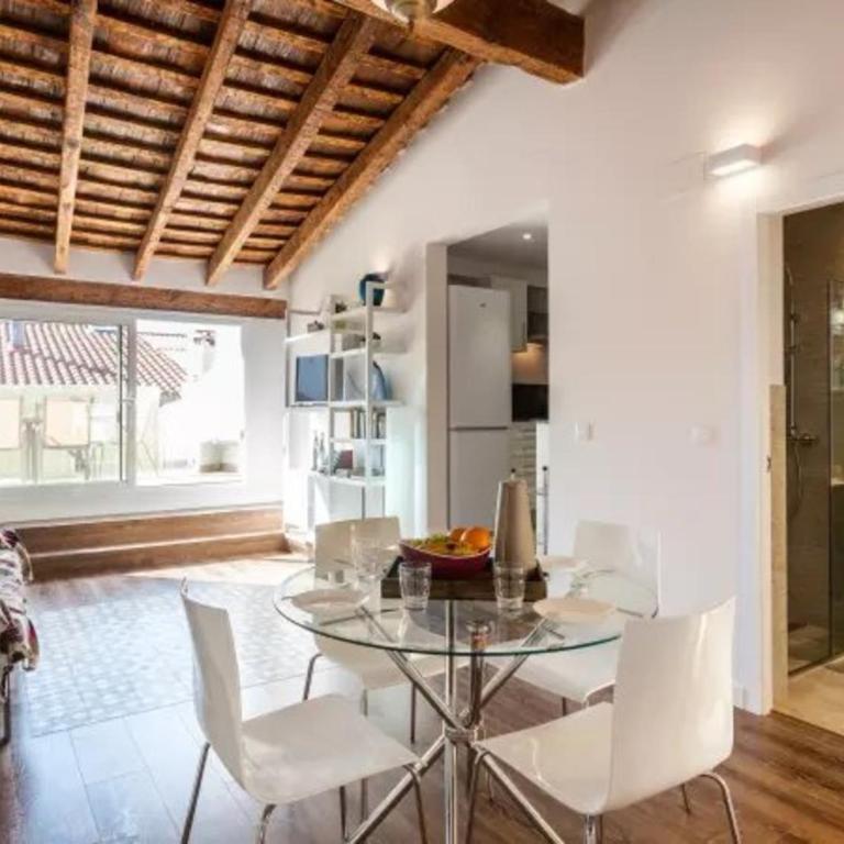 FLORIT FLATS - CENTER 2BR 2BA ATTIC TERRACE VIEW WIFi AC - Apartment - 17