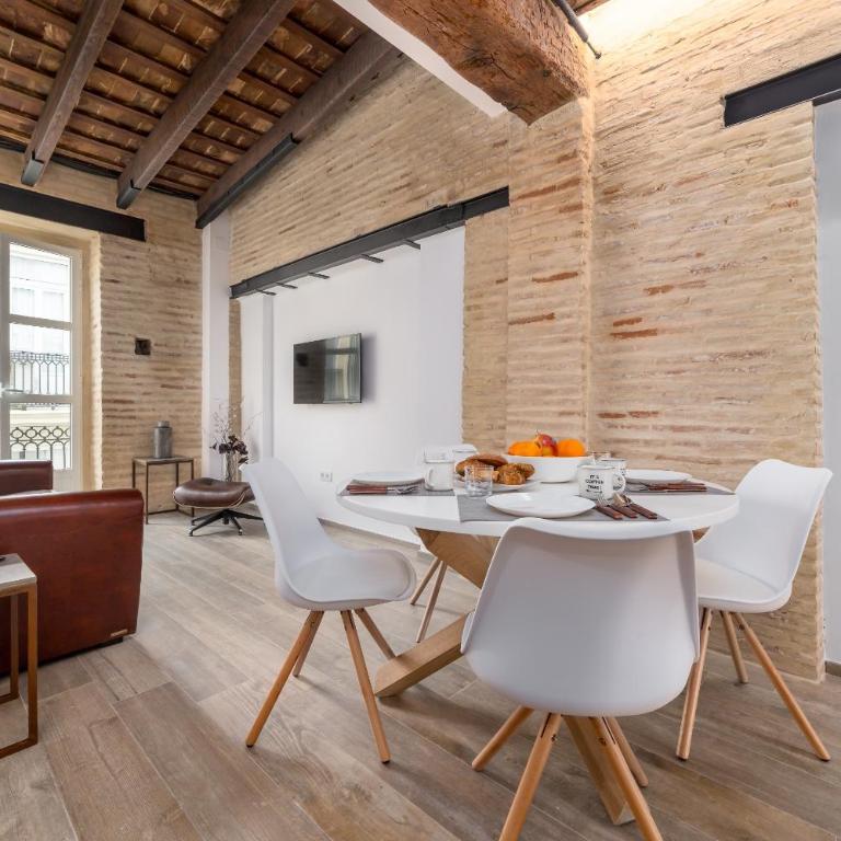 FLORIT FLATS - CATHEDRAL LUXURY TERRACE FLAT 2BR 2BA AC Wifi - Apartment - 6
