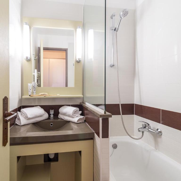 Village Pierre & Vacances Cap Esterel - Standard One-Bedroom Apartment with Terrace (5 People) - Sea View - 1
