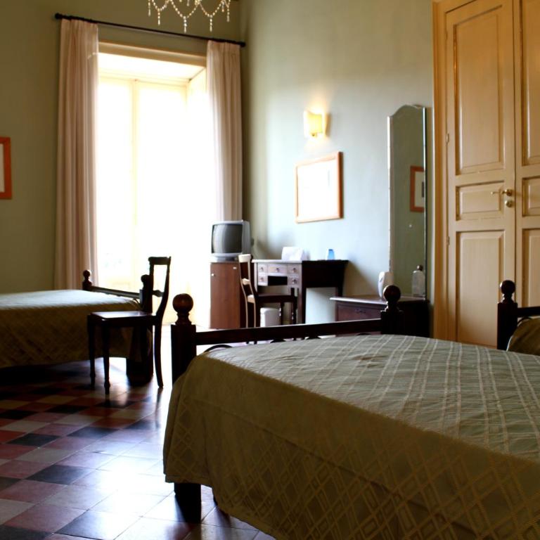 B&B Conte Ruggero - Camera Quadrupla con Balcone - 12