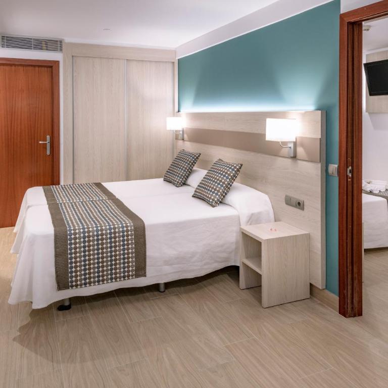 4R Miramar Calafell - Habitación Familiar (4 adultos) - 1