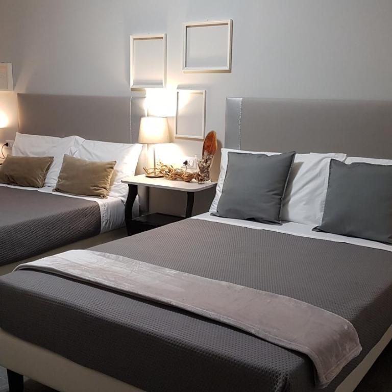 Musica Guest House - Standard Queen Room with Two Queen Beds - 3