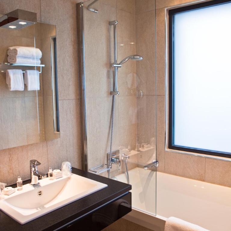 Villa Azur - Chambre Double Deluxe avec Balcon - Vue sur Mer - 8