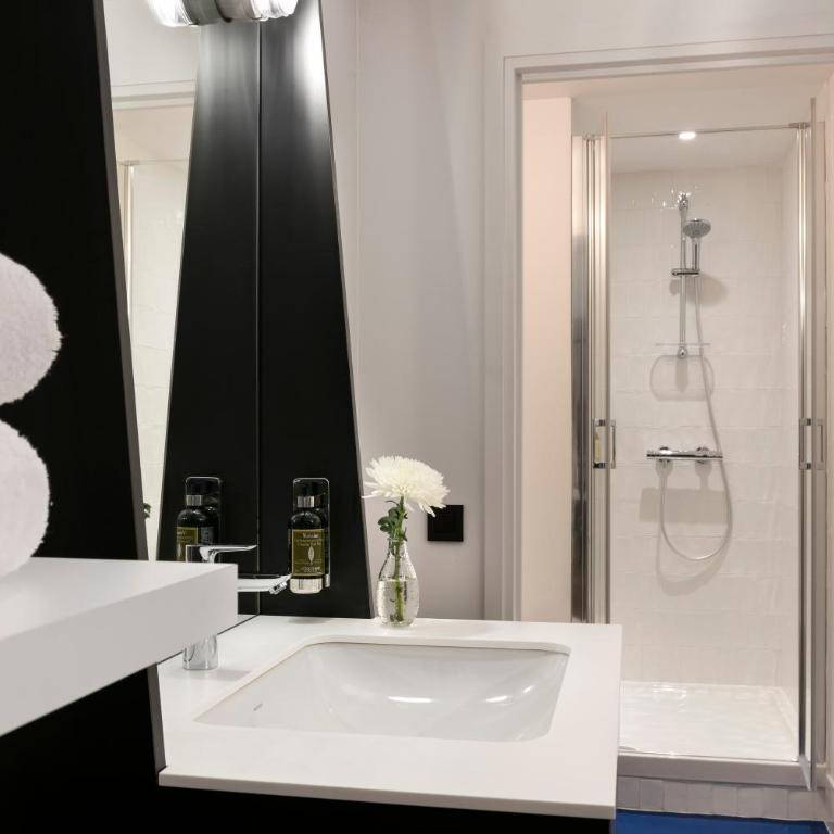Oh la la ! Hotel Bar Paris Bastille - Single Room without elevator - 7