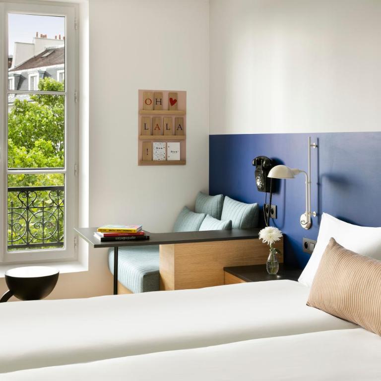 Oh la la ! Hotel Bar Paris Bastille - Triple Room with View on Bastille - without elevator - 3