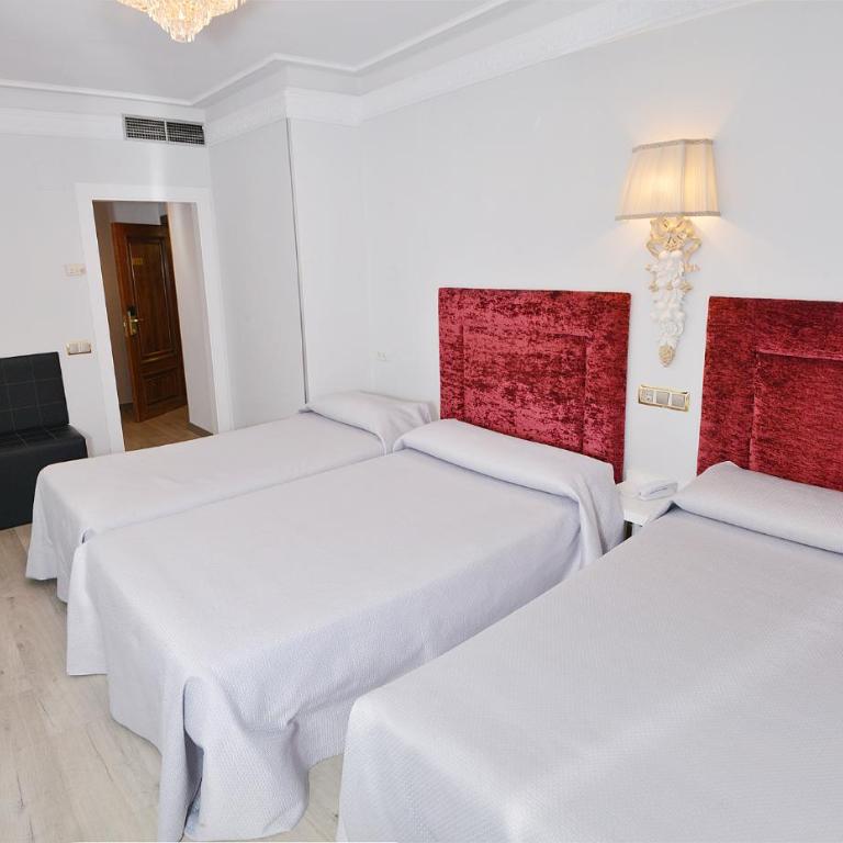 B&B HOTEL Salamanca Centro Artheus - Habitación Triple - 3 camas - 3