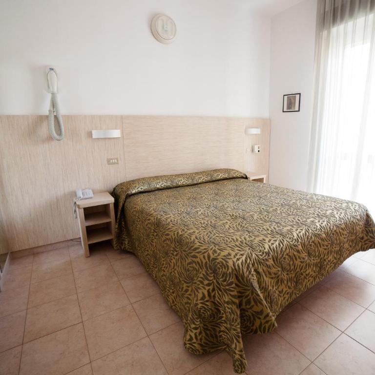 Hotel Plaza - Camera Matrimoniale/Doppia con Letti Singoli con Vista Mare - 3