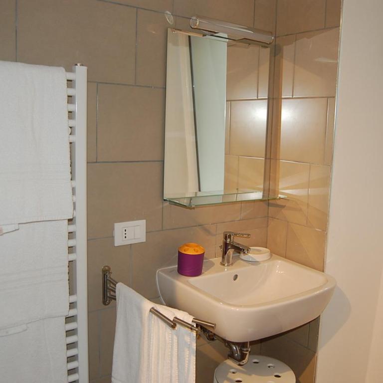 Appartamenti CORRIDONI - Appartamento con 2 Camere da Letto - 8