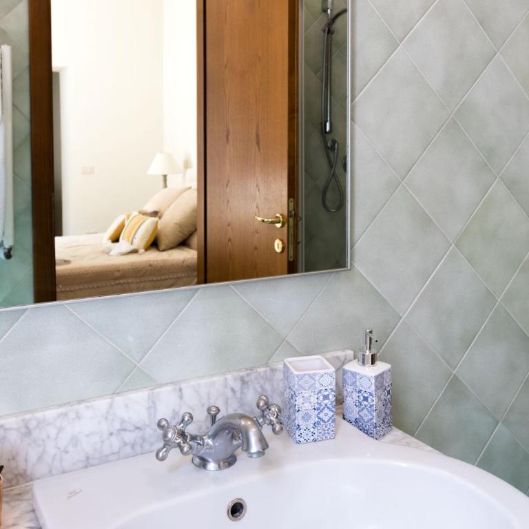 Appartamento Salimbeni - Two-Bedroom Apartment - 21