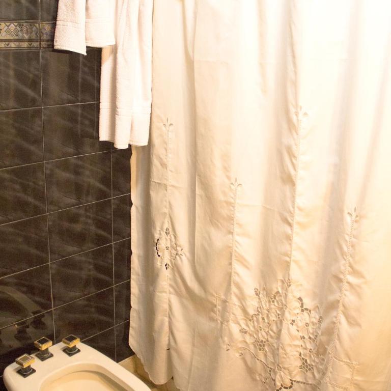 Lo de Viviana - Habitación Doble con baño privado externo - 2 camas - 7