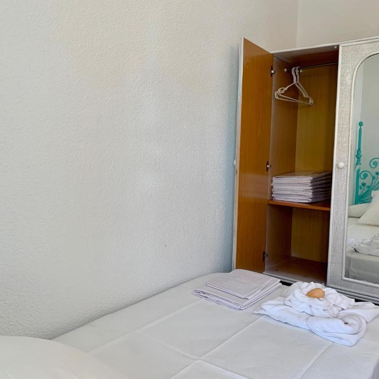 AYAMONTE Deluxe - Three-Bedroom Apartment - 9
