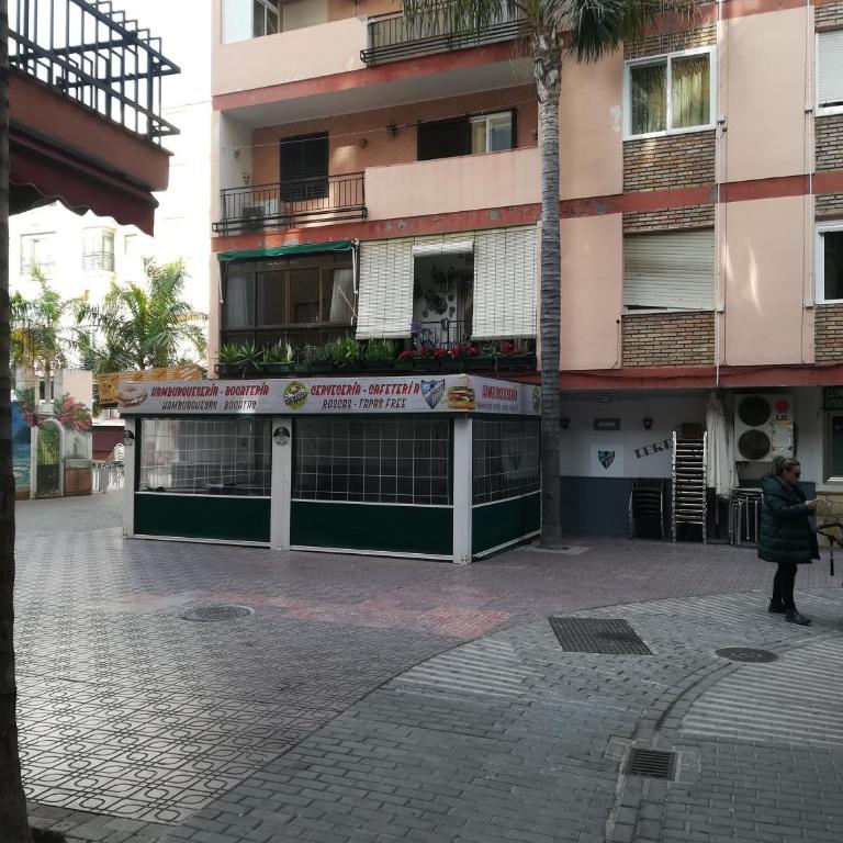 At the center & very close to the Paseo beach, with double garage, renovated and fully equipped apartment - Apartamento de 3 dormitorios - 48
