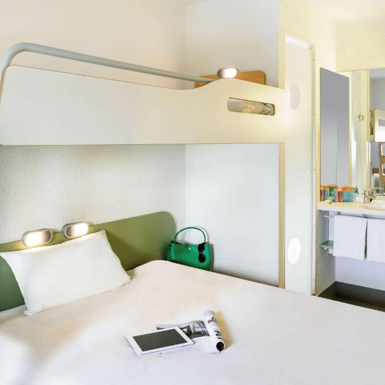ibis budget Metz Technopole - Chambre Triple Standard avec Lit Double et Lit Simple - 12