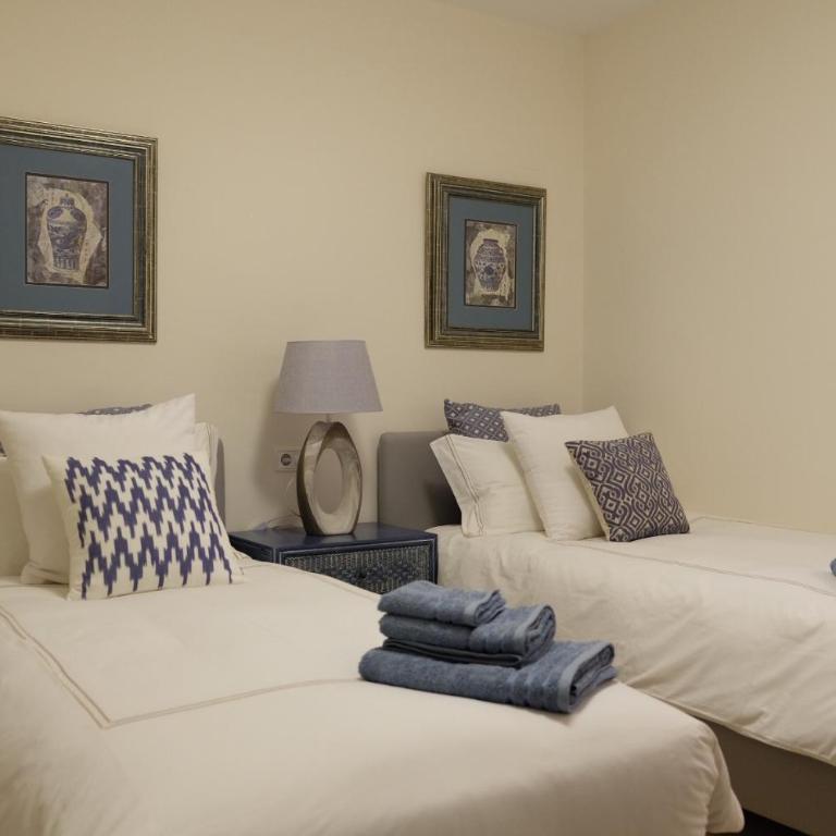 luxury modern apartment with terrace, pool and garage! - Apartamento de 2 dormitorios - 16