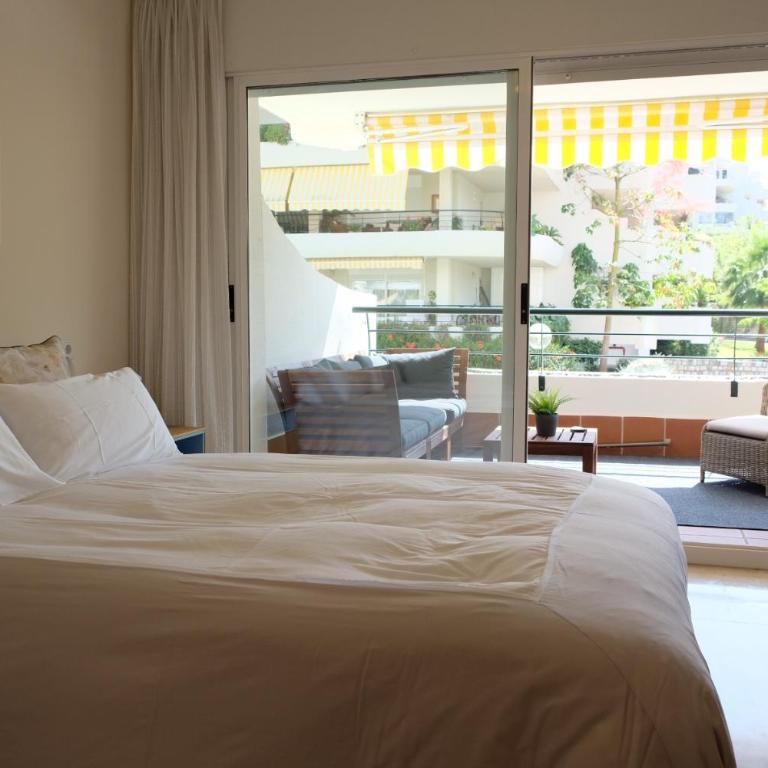 luxury modern apartment with terrace, pool and garage! - Apartamento de 2 dormitorios - 13