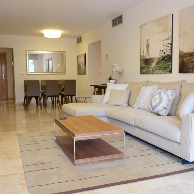 luxury modern apartment with terrace, pool and garage! - Apartamento de 2 dormitorios - 4