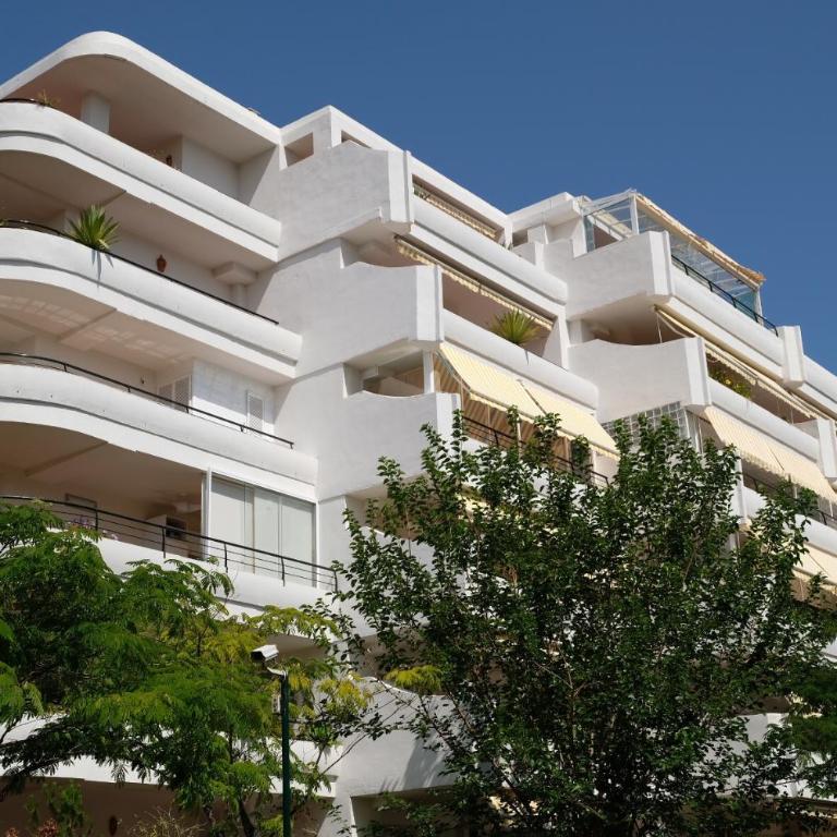 luxury modern apartment with terrace, pool and garage! - Apartamento de 2 dormitorios - 2