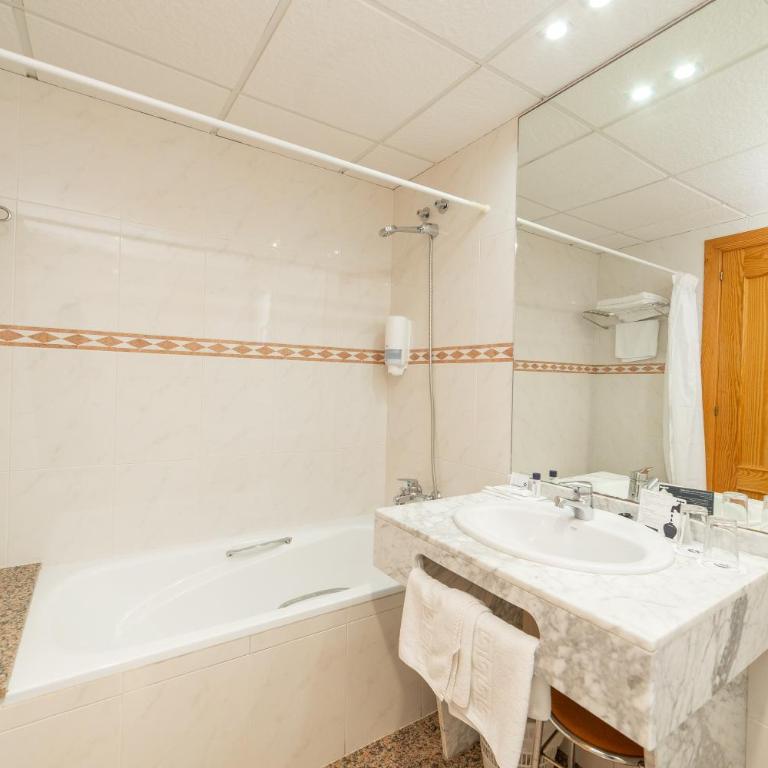 Hotel Arena Prado - Habitación Doble Económica - 1 o 2 camas - 5