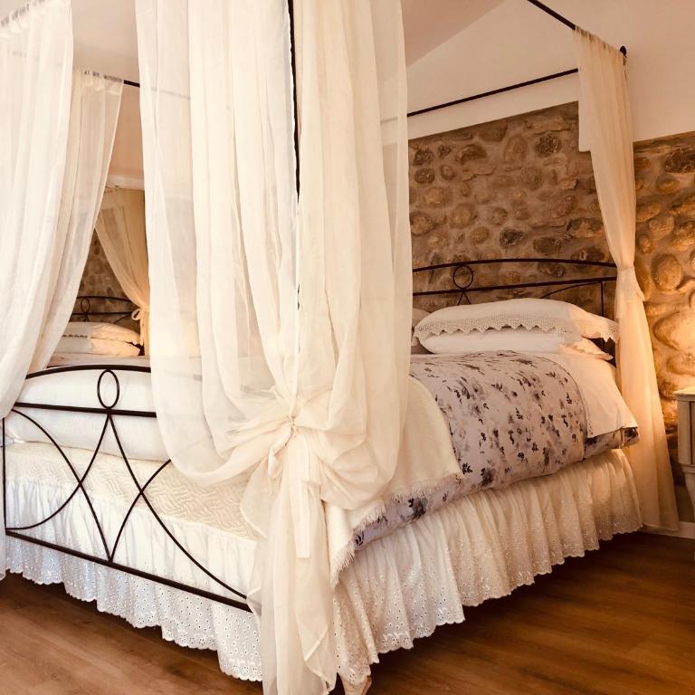 GardaBeds Adults Only - Camera Matrimoniale con Vasca Idromassaggio - 1