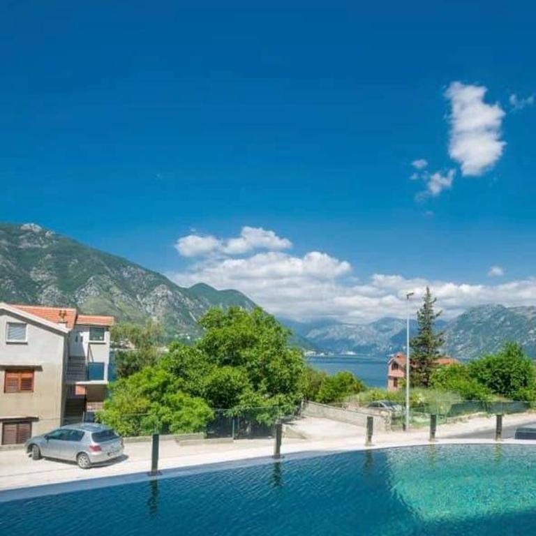 LaNi Lux View with Swimming Pool - One-Bedroom Apartment - 15