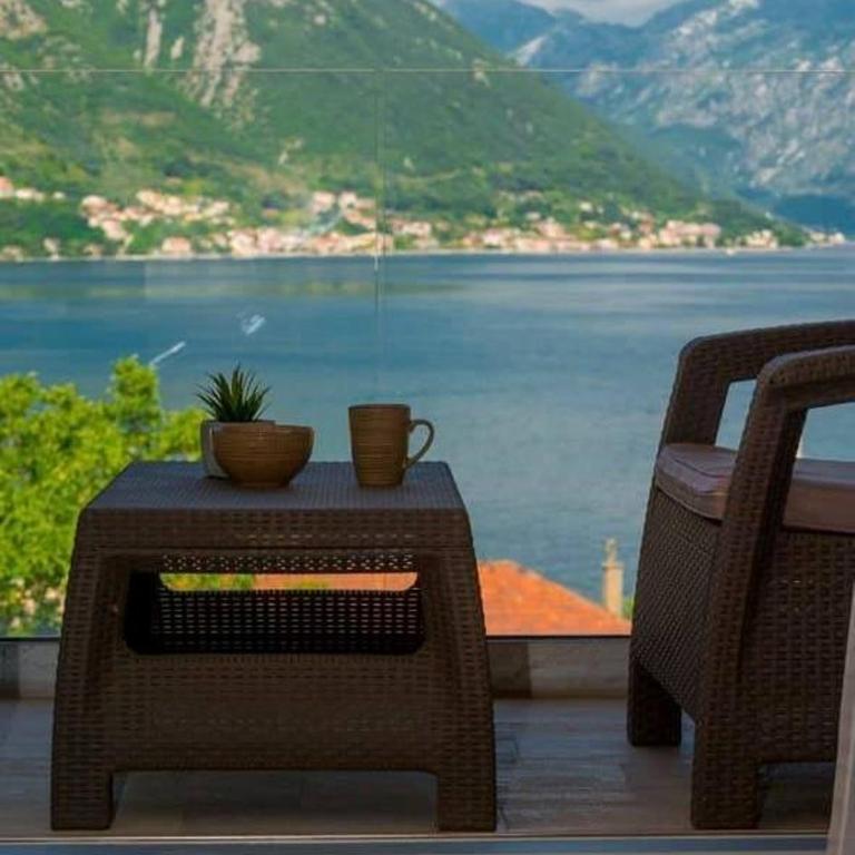 LaNi Lux View with Swimming Pool - One-Bedroom Apartment - 17