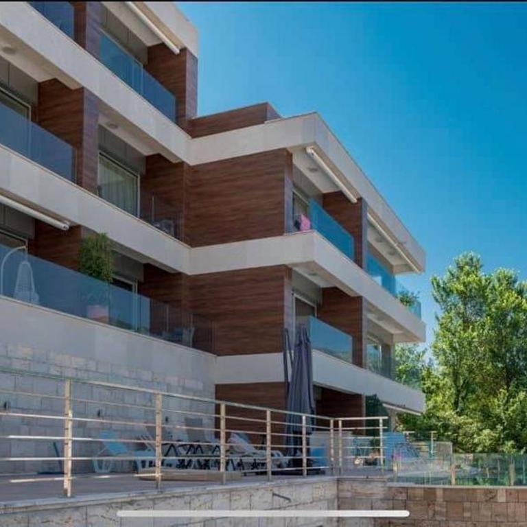 LaNi Lux View with Swimming Pool - One-Bedroom Apartment - 29