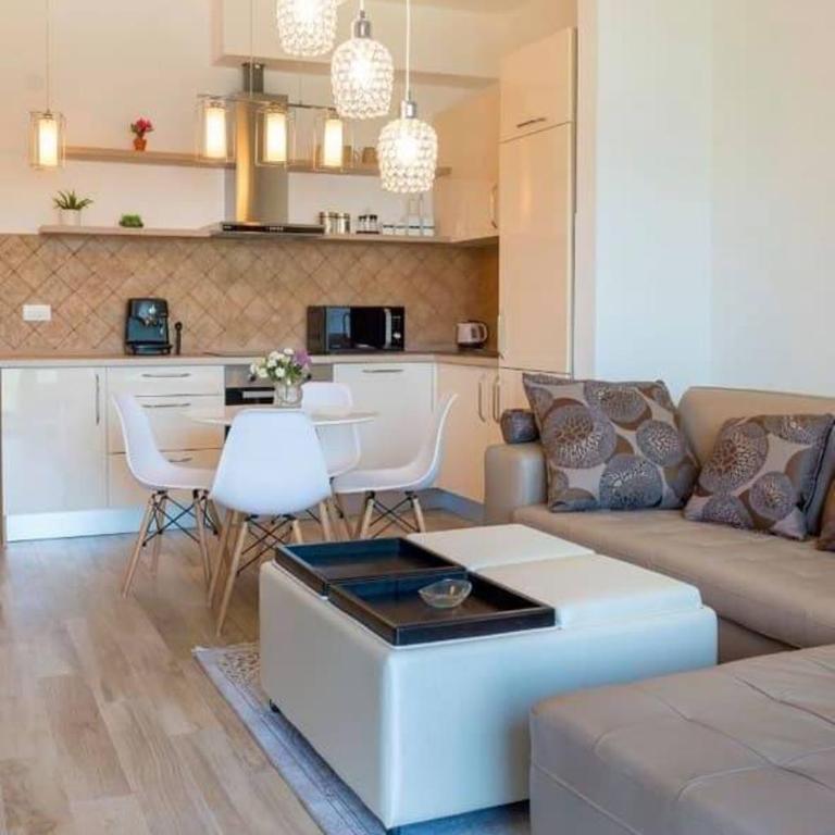 LaNi Lux View with Swimming Pool - One-Bedroom Apartment - 4