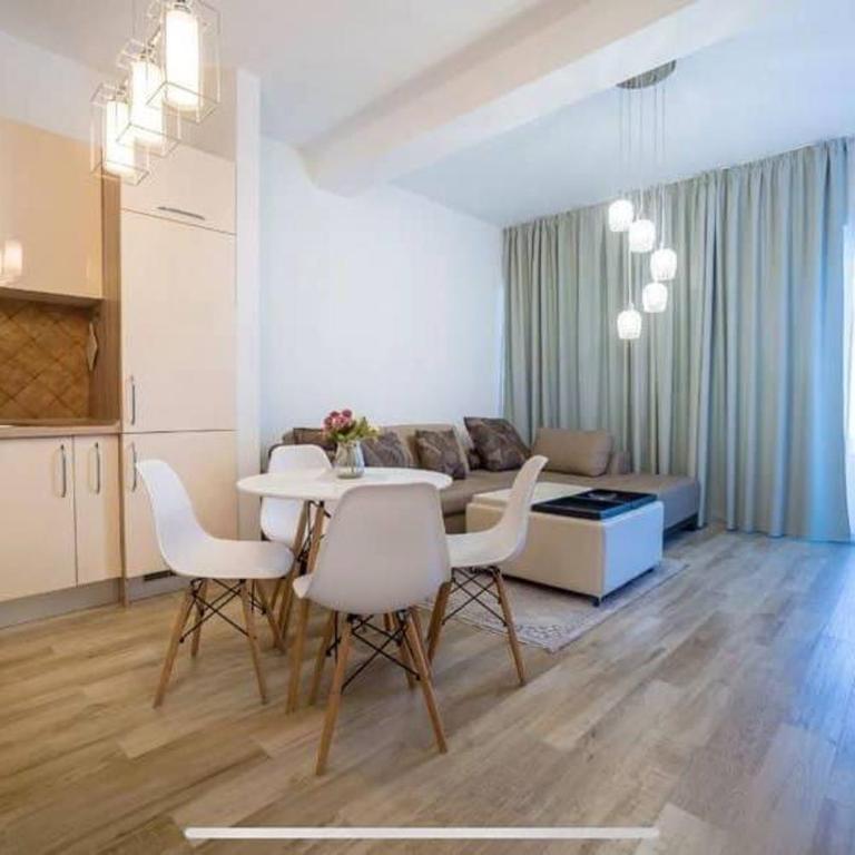 LaNi Lux View with Swimming Pool - One-Bedroom Apartment - 3