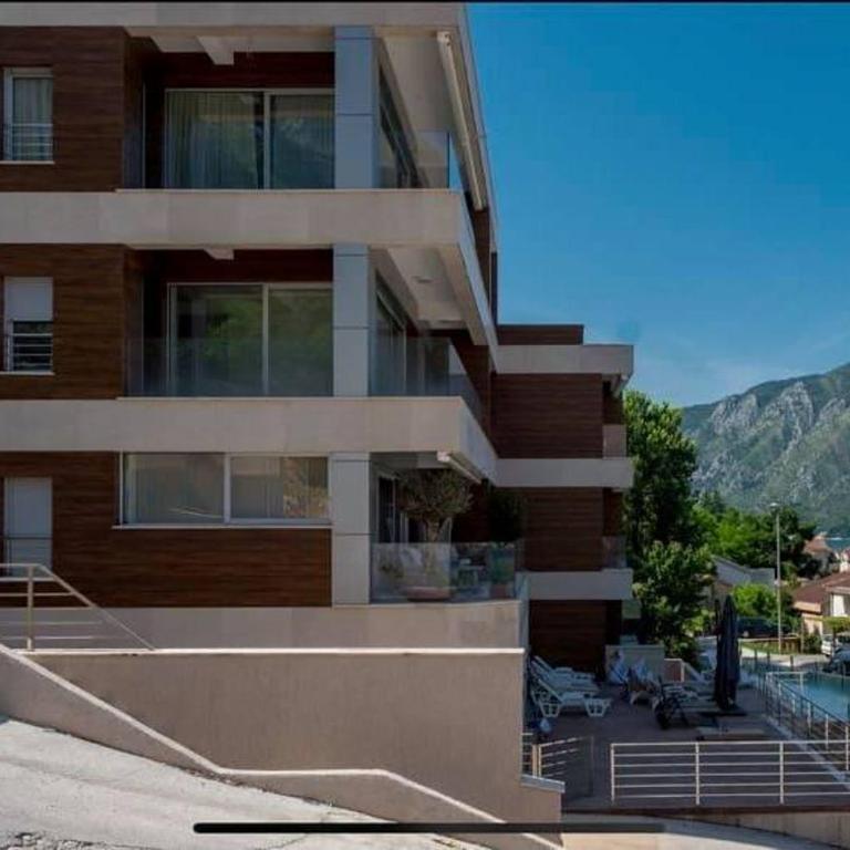 LaNi Lux View with Swimming Pool - One-Bedroom Apartment - 28