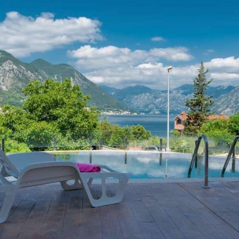LaNi Lux View with Swimming Pool - One-Bedroom Apartment - 21