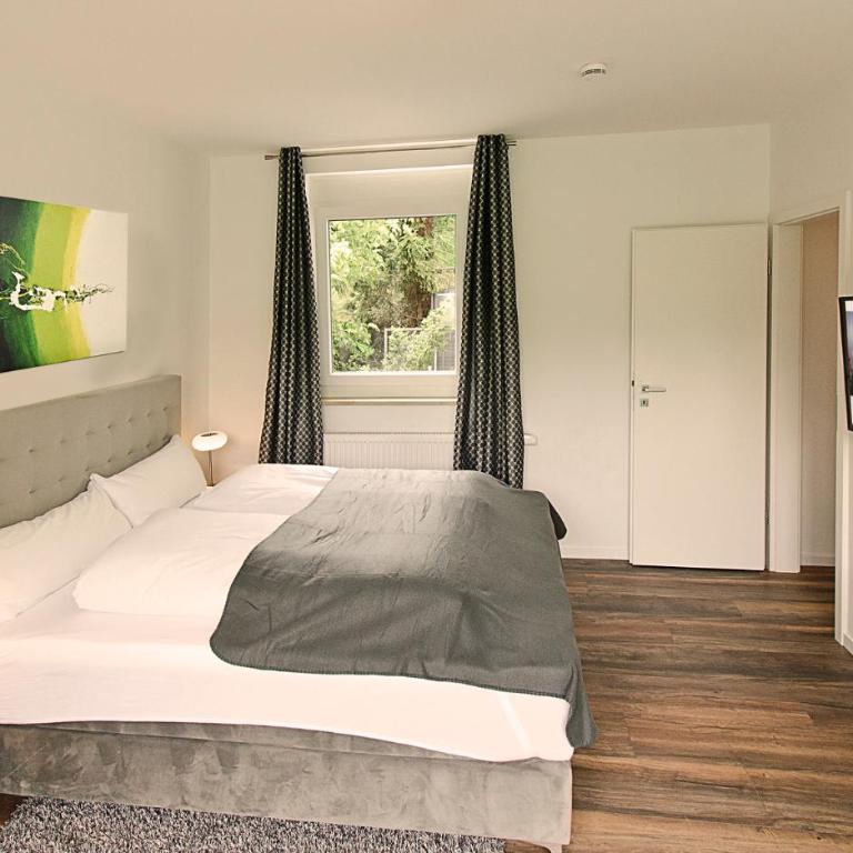 Eco Smart Apartments Nürnberg Süd - Supreme Apartment mit 2 Schlafzimmern, Wohnzimmer und Terrasse - 2