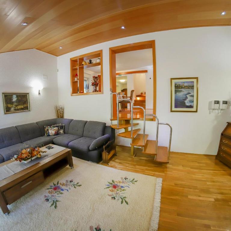 Holiday Home Villa Sara - Three-Bedroom Villa - 100