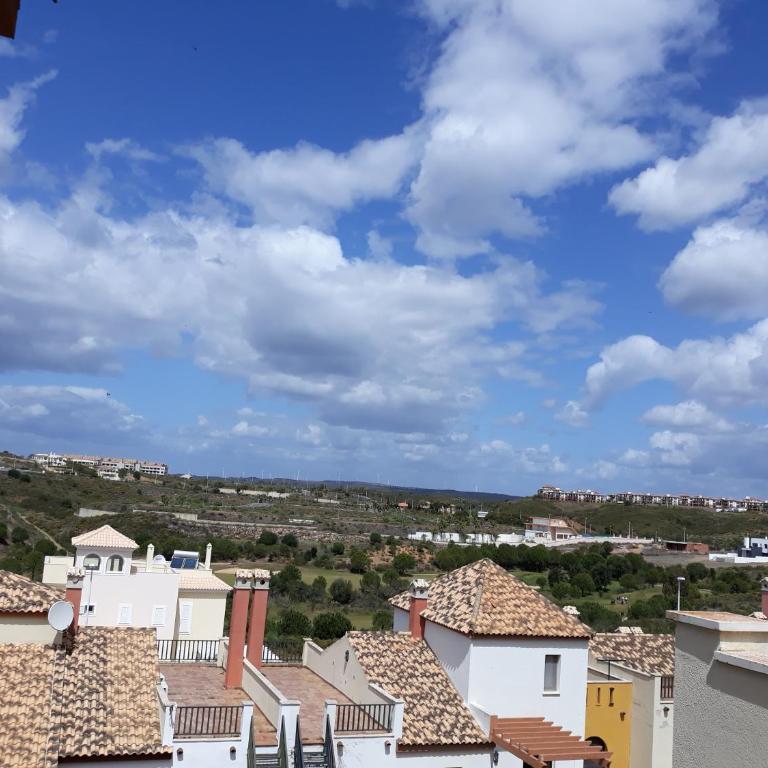 SEMON HOUSE - Three-Bedroom House - 30