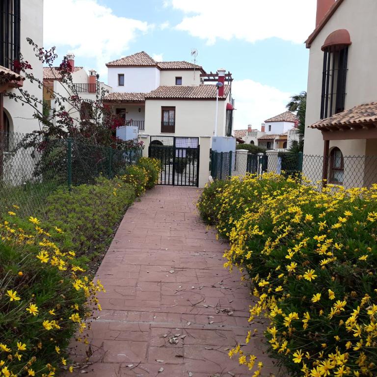 SEMON HOUSE - Three-Bedroom House - 31
