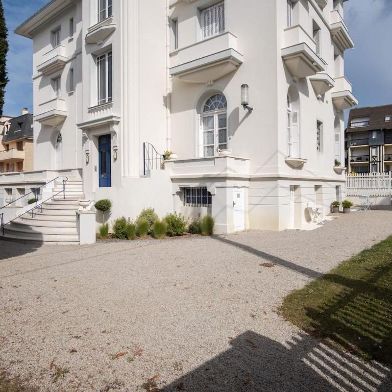 Villa St Laurent - Bel appartement refait à neuf à 50 m de la Plage - Apartamento - 24