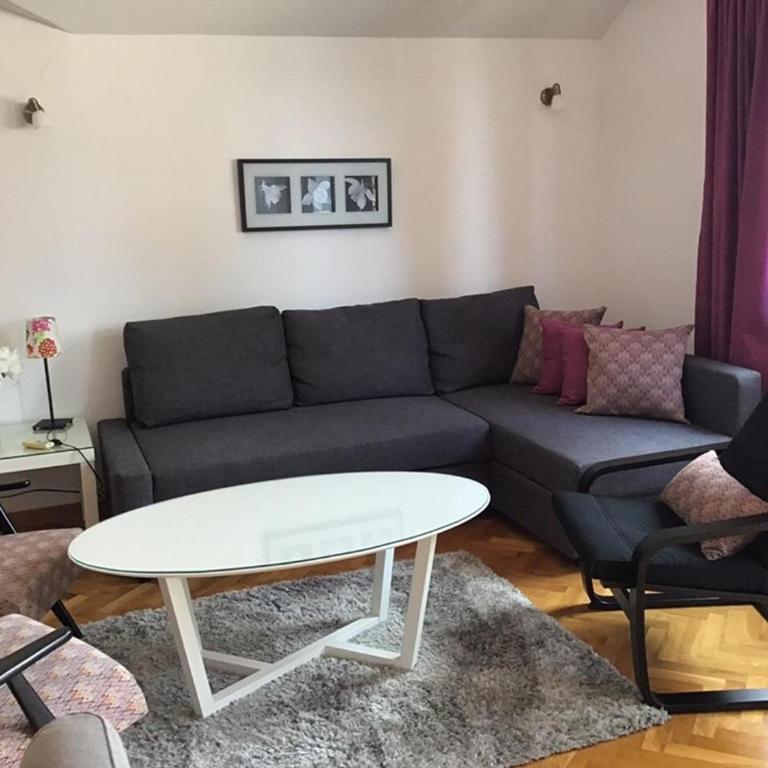 Apartmani Bozovic - Apartment with Sea View - 4