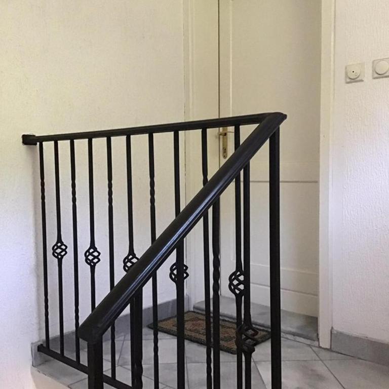 Apartmani Bozovic - Apartment with Sea View - 1