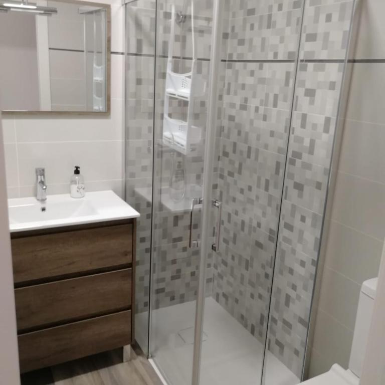 Apartamento en la playa con piscina - Apartamento de 2 dormitorios - 17