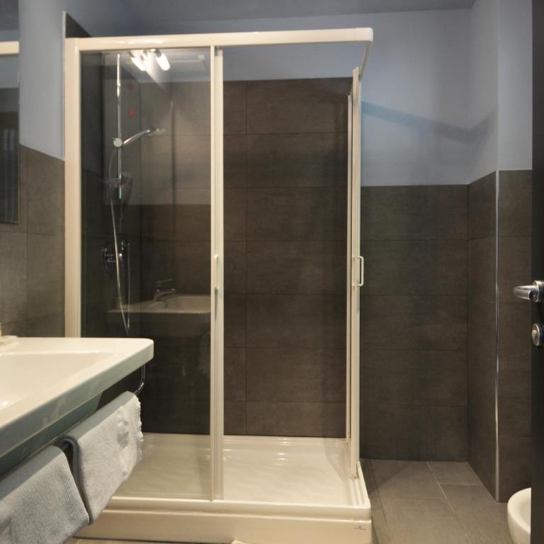 Club del Sole Desenzano Boutique Resort - Deluxe Two-Bedroom Apartment with Terrace and Lake View - 6