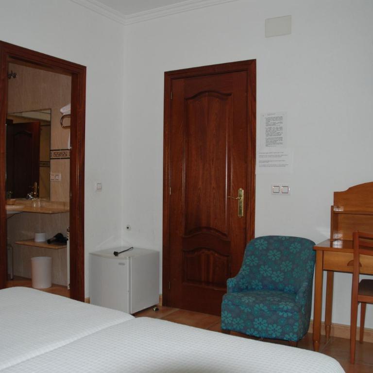 Pensió Viladomat - Habitación Doble con baño privado - 1 o 2 camas - 12