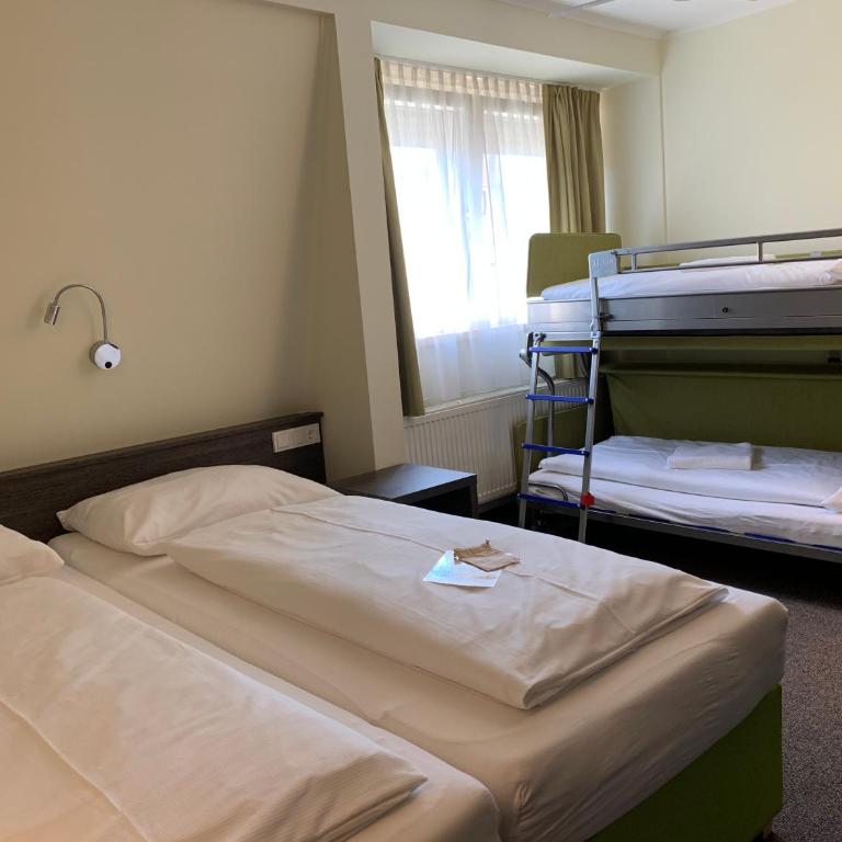 Behringers City Hotel Nürnberg - Familienzimmer mit Klimaanlage - 5