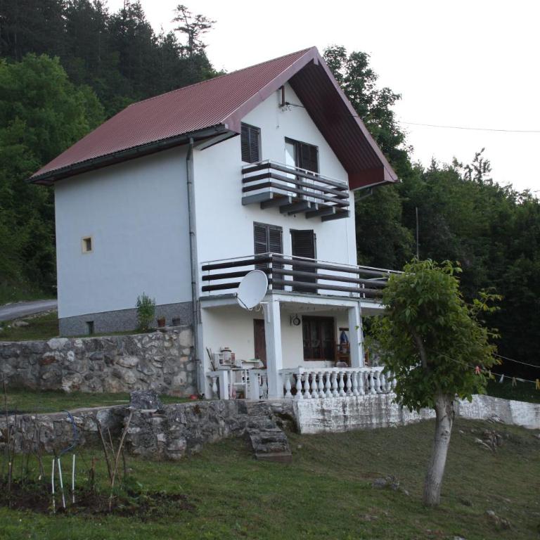 Apartmani Rocen - Two-Bedroom House - 1