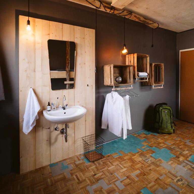 The Keep Eco Rooms - Zweibettzimmer mit Gemeinschaftsbad - 20