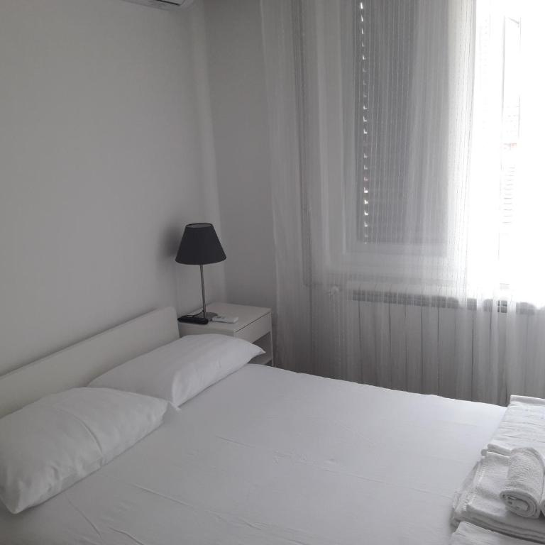 Vrnjci House - Dvokrevetna Soba s Bračnim Krevetom s Pogledom na Vrt - 2